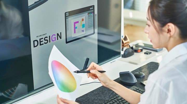 인하우스 기획자, 디자이너, 개발자 보유